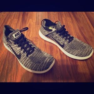 Nike Free Run Flyknit Oreos
